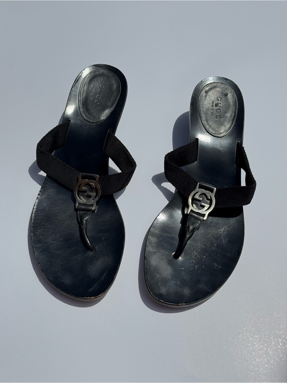 Gucci Black Leather Thong Sandals with Silver Logo